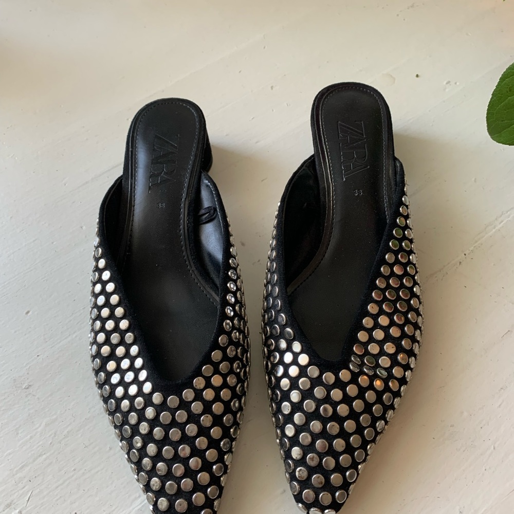 Effortless chic Zara flats